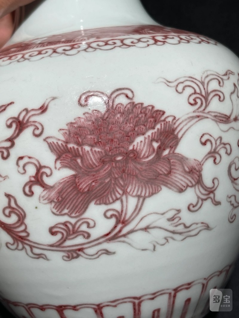 清中期 釉里红缠枝花卉纹石榴尊 - 图4